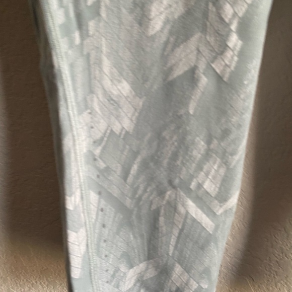 Lululemon Swift Speed High Rise Yoga Tight 28” Reverbrate Chevron Jacquard 10 - Picture 8 of 13